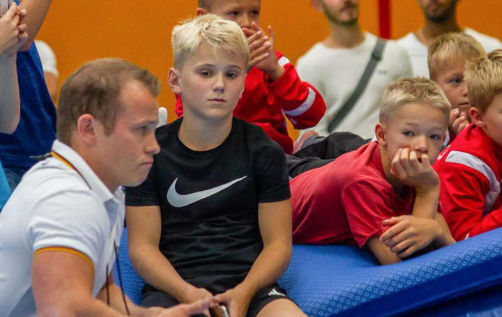 Fabian Hambüchen verstärkt Betreuer Team