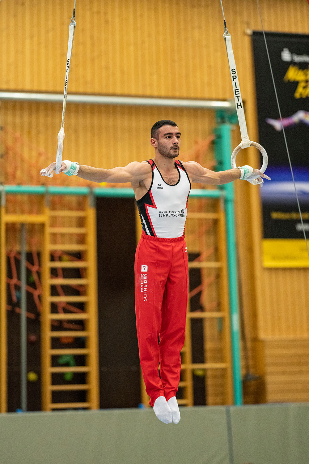 artur-sahakyan-ringe