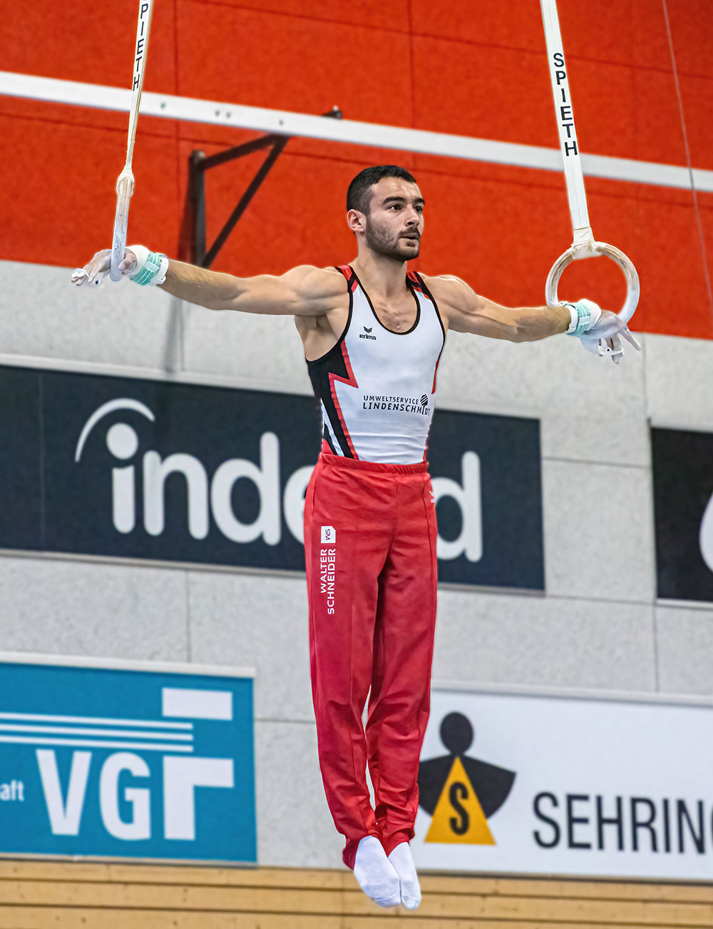 artur-sahakyan-ringe